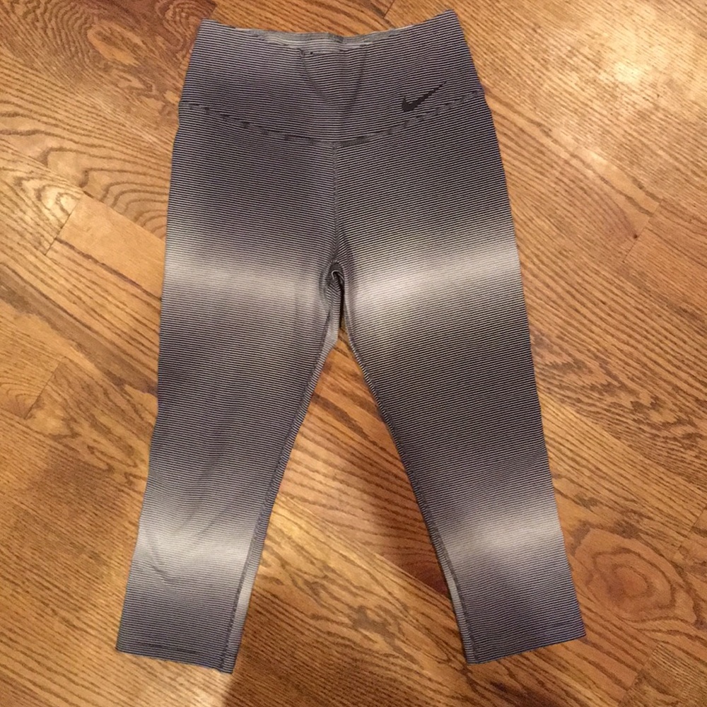 Nike crop pants